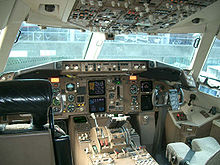 Airplane Picture - Two-crew cockpit of an AeroMexico Boeing 767-300ER