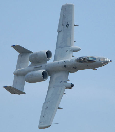 Airplane Pictures - Living Warbirds: Fairchild-Republic A-10 Thunderbolt II Warthog